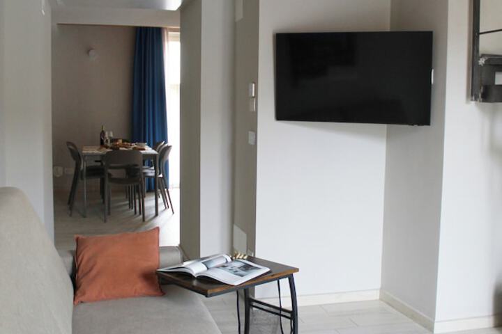Room 72 of 103
