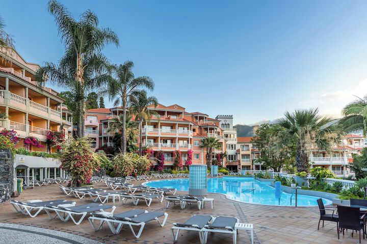 Hotel Pool