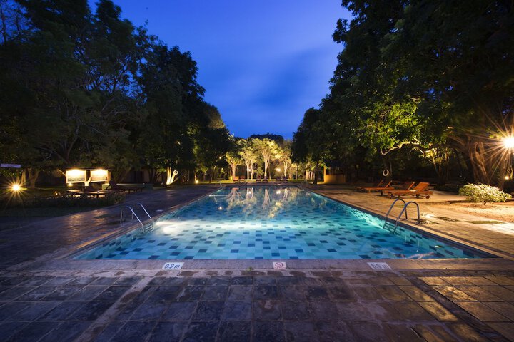 Hotel Pool