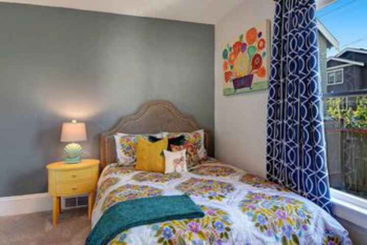 Room 6 of 14