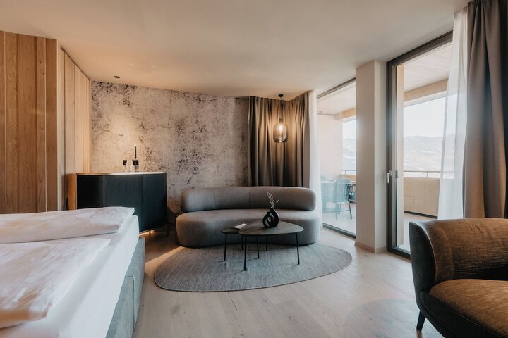 Room 16 of 140