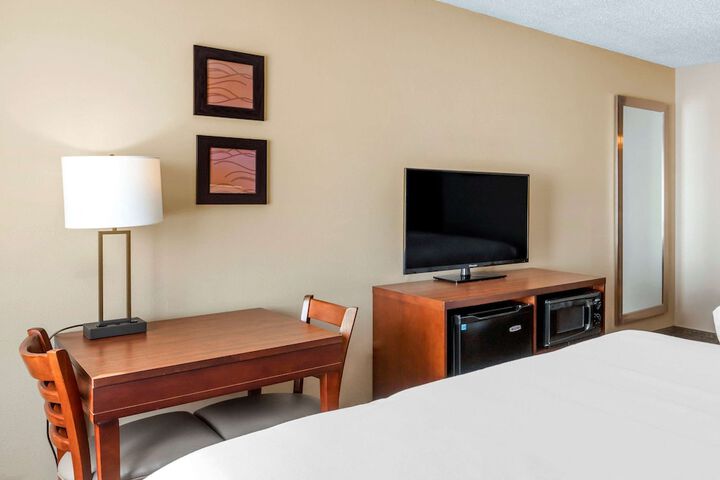 Room 27 of 47