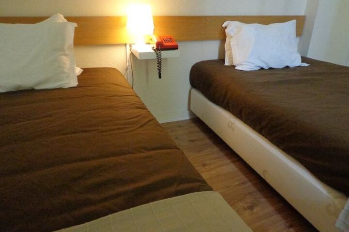 Room 4 of 64