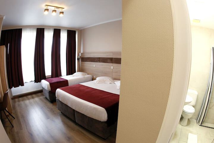 Room 10 of 67