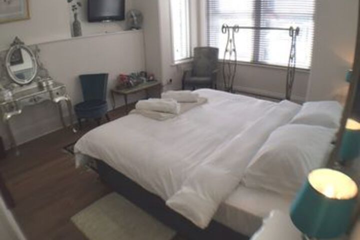 Room 16 of 42