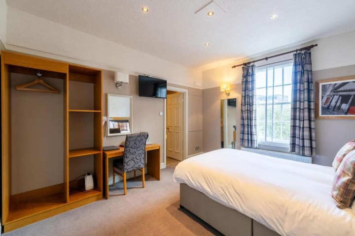 Room 5 of 23