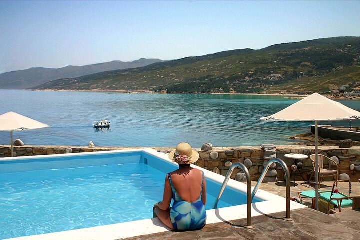 Hotel Pool
