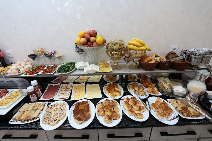 Dining 20 of 23