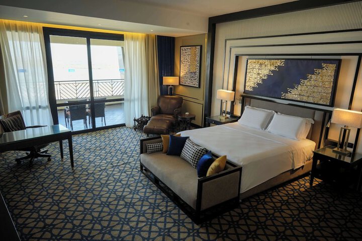 Room 30 of 128