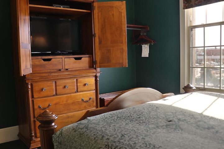 Room 17 of 39