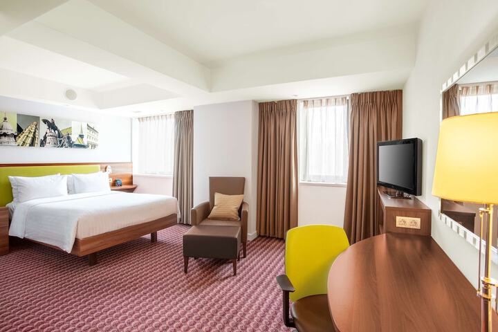 Room 18 of 60