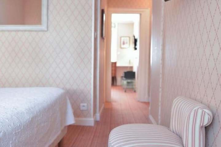 Room 13 of 42