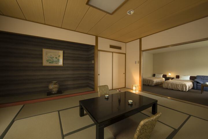 Room 4 of 61