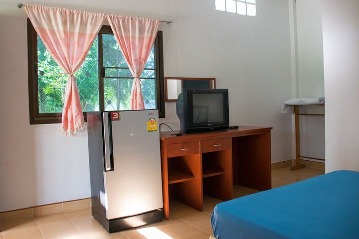 Room 6 of 34
