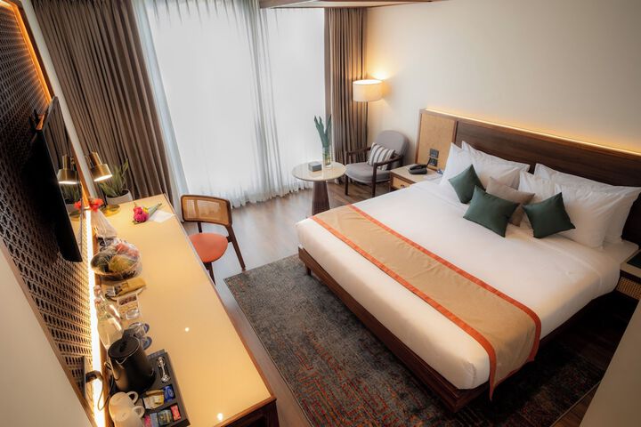 Room 8 of 35