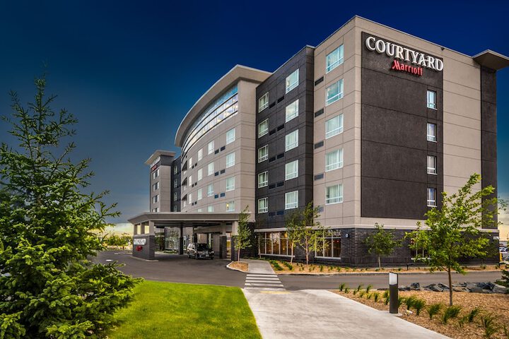 Hotel Exterior 25 of 29