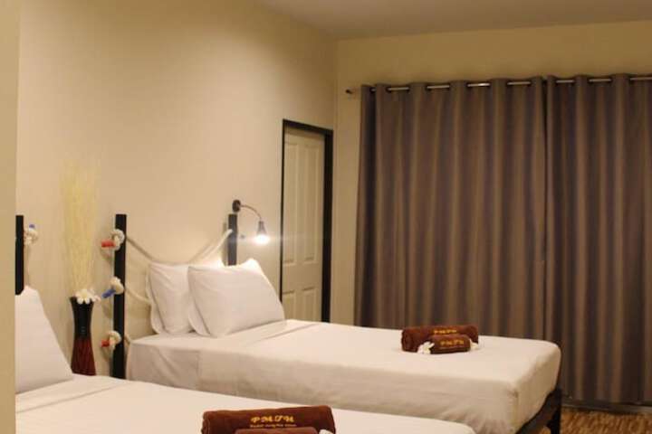 Room 15 of 62