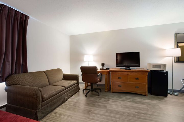 Room 7 of 38