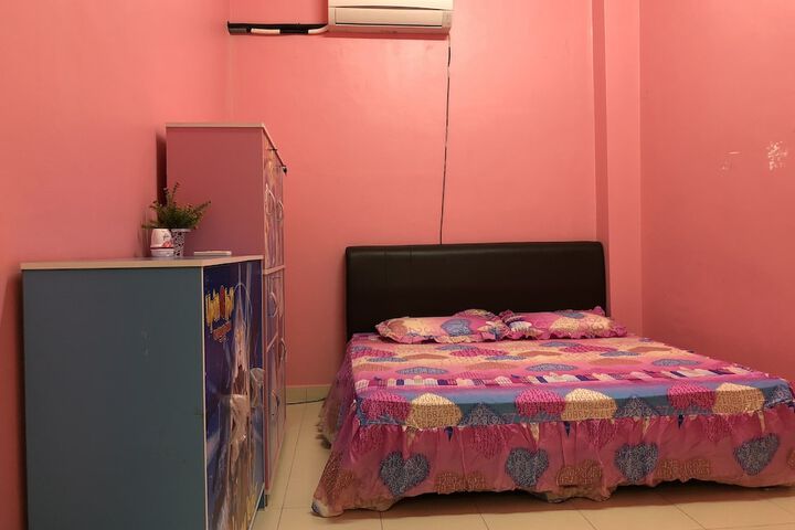 Room 6 of 20