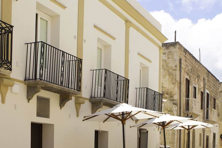 Hotel 205 of 210