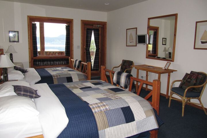 Room 2 of 25