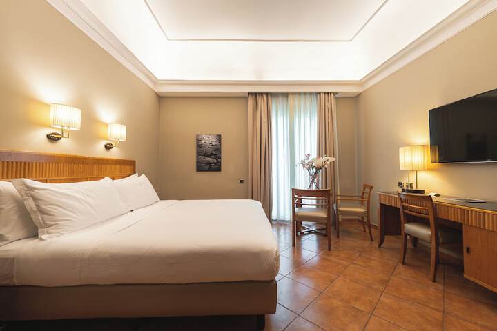 Room 32 of 104