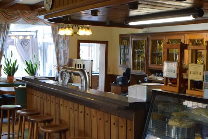 Check-in/check-out kiosk