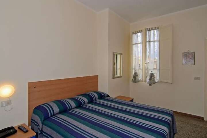 Room 18 of 37