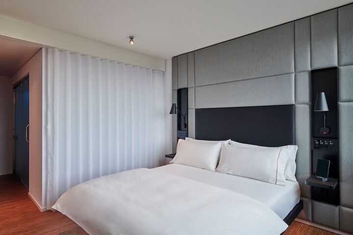 Room 29 of 58