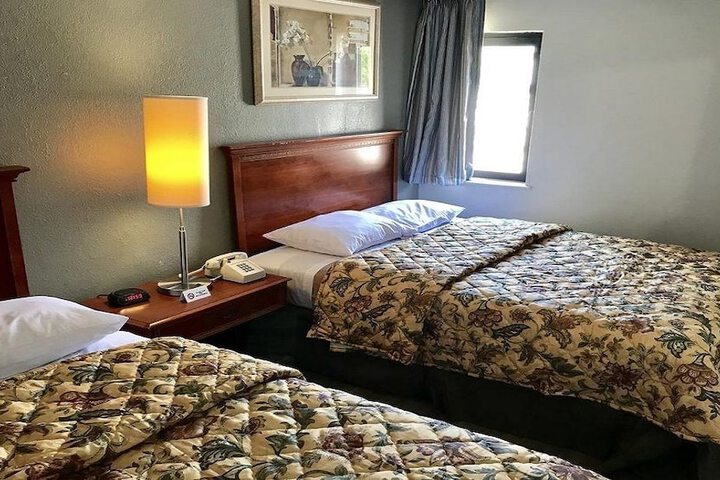 Traditional Double Room 2 Queen Beds (3 of 11)