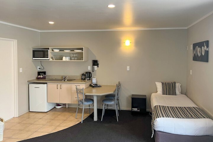 Room 101 of 302