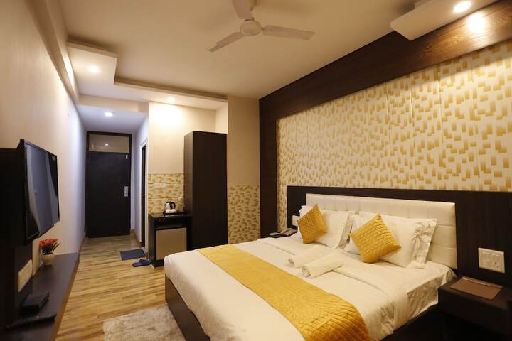 Room 17 of 46