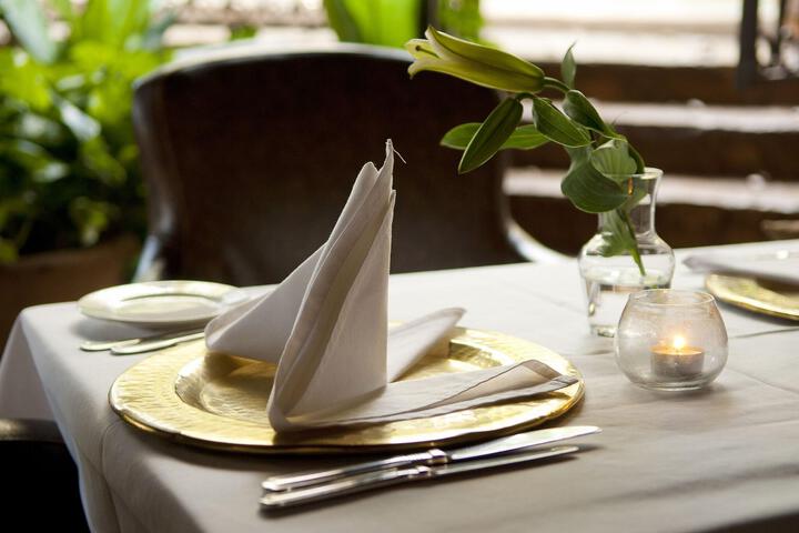 Dining 1 of 57