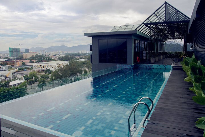 Pools & Facilities