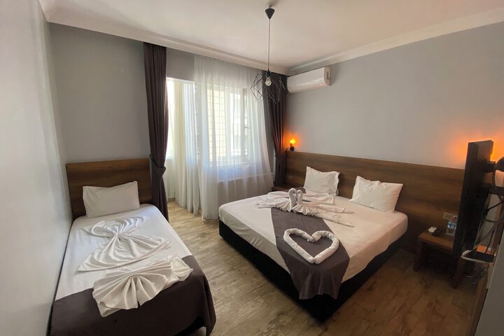 Room 18 of 28