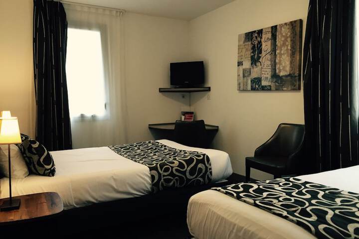 Room 5 of 33