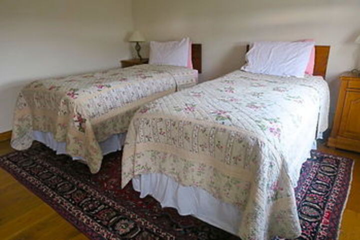 Room 4 of 12