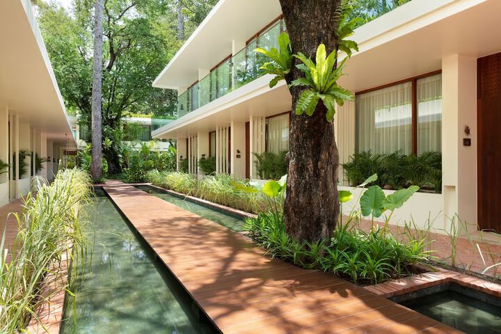 Hotel Exterior 79 of 85