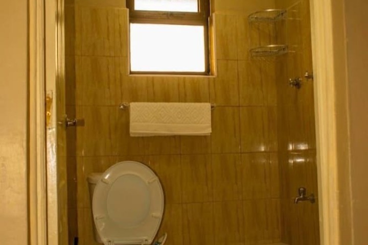Room 16 of 34