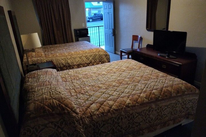 Room 10 of 19