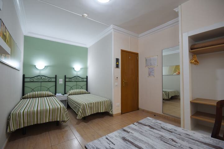 Room 17 of 61