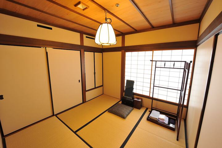 Room 28 of 54