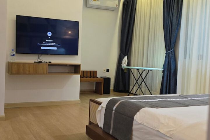 Room 26 of 61