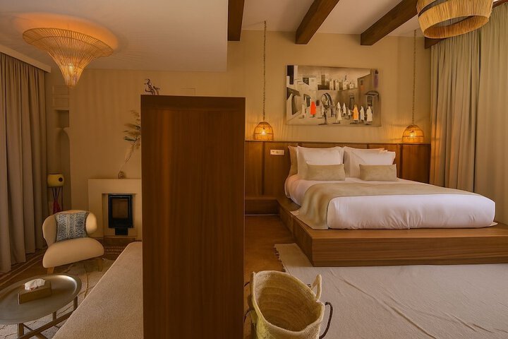 Room 3 of 28