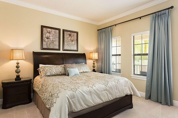 Room 4 of 39