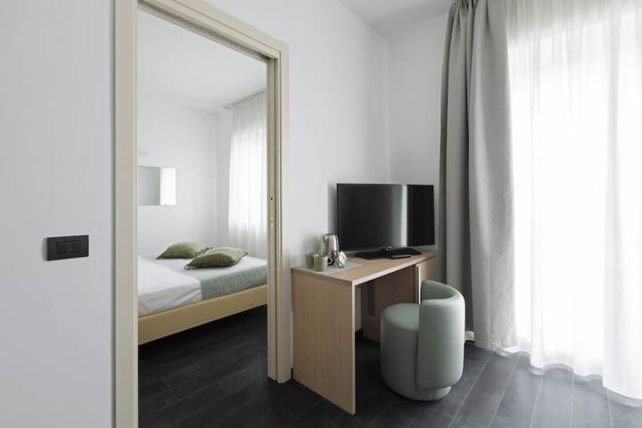 Room 5 of 48