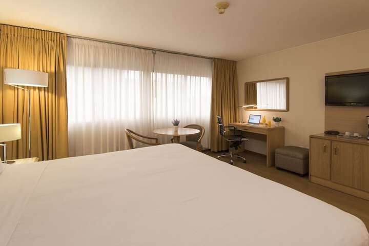 Room 19 of 124