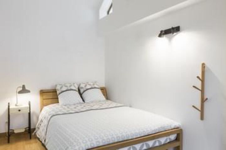 Room 3 of 12
