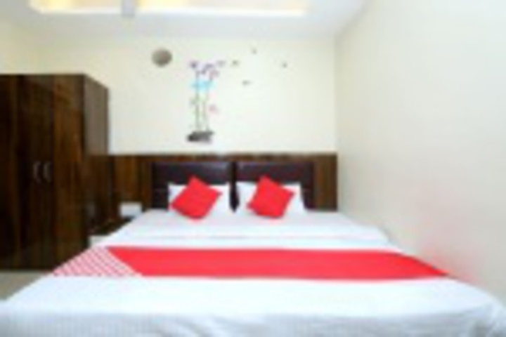 Room 196 of 407