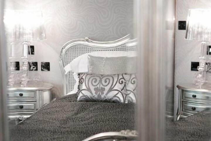 Room 15 of 46
